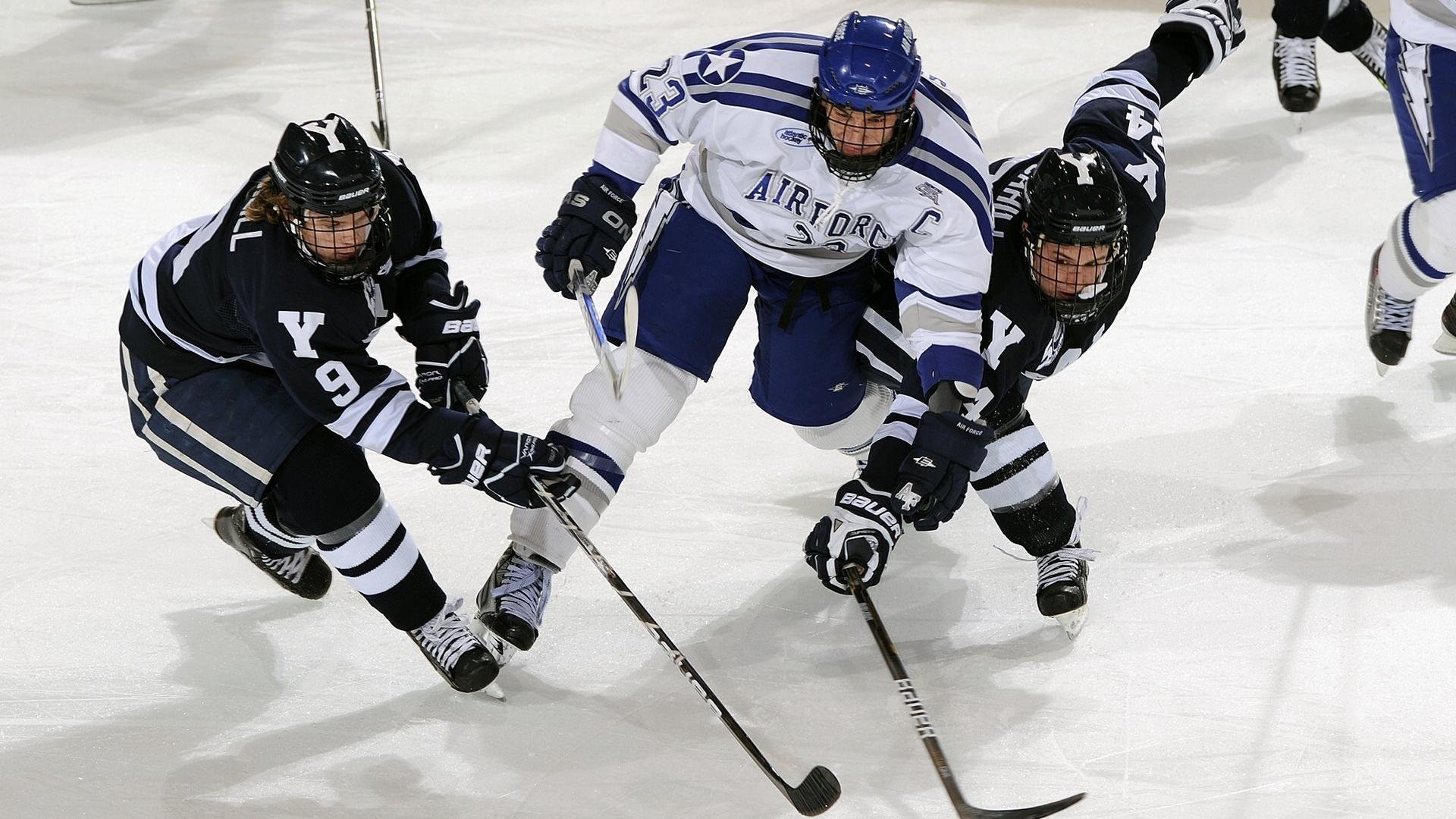 Kaiyun(中国)开云-莱谢恩·卡萨斯冲线瞬间点燃现场气氛，莱恩·卡斯滕